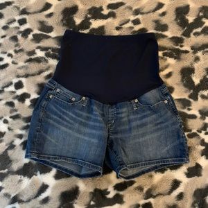 Maternity shorts